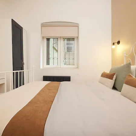 Charming 3br 2bath Ac In Center - Santur D2 Apartman *