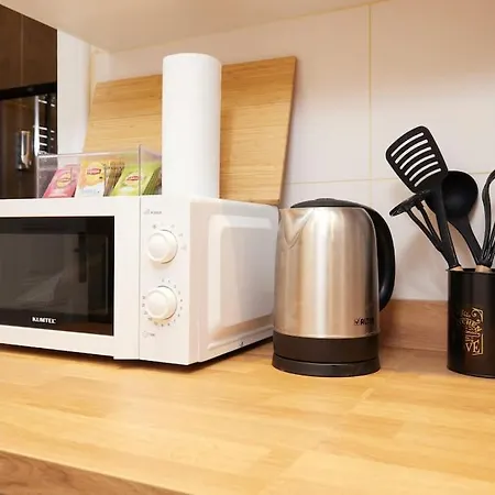 Charming 3br 2bath Ac In Center - Santur D2 *