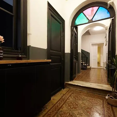 Charming 3br 2bath Ac In Center - Santur D2 *