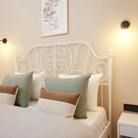 Διαμέρισμα Charming 3br 2bath Ac In Center - Santur D2