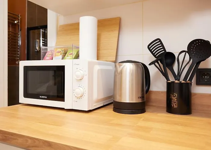 Charming 3br 2bath Ac In Center - Santur D2 *