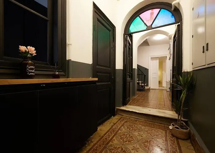 Charming 3br 2bath Ac In Center - Santur D2 *